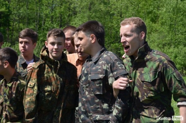 Дві сотні юнаків і дівчат «зникли» у волинських лісах на три дні. ФОТО. ВІДЕО