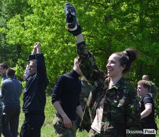 Дві сотні юнаків і дівчат «зникли» у волинських лісах на три дні. ФОТО. ВІДЕО