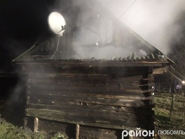 На Волині горів будинок. ФОТО 