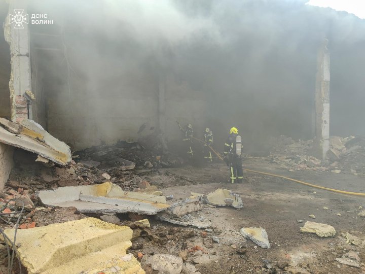 На Волині горіло приміщення недіючого консервного заводу