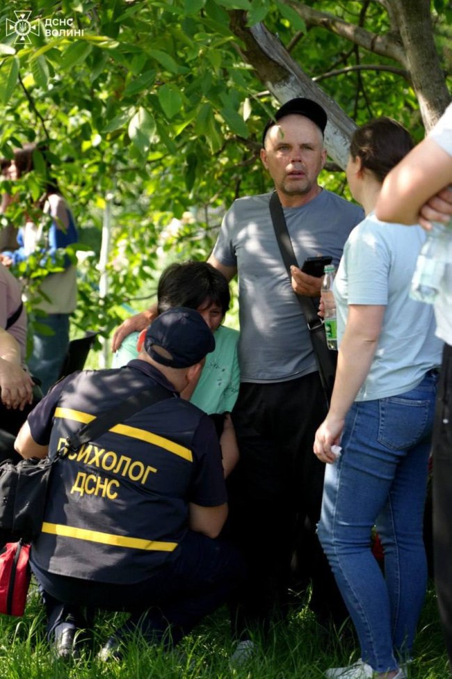 Під завалами у Луцьку знайшли тіло молодого хлопця