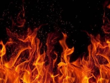 На Львівщині – пожежі: просять залишатися в укриттях