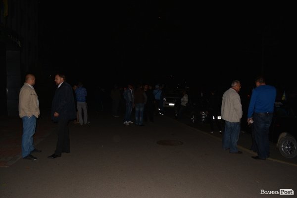 У Луцьку пікетували СБУ і вимагали зустрічі з губернатором. ФОТО. ВІДЕО