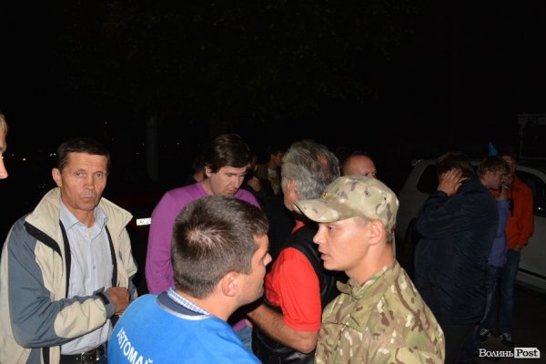 У Луцьку пікетували СБУ і вимагали зустрічі з губернатором. ФОТО. ВІДЕО