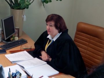 Суд визнав Поліщука стороною у справі за позовом Вусенко