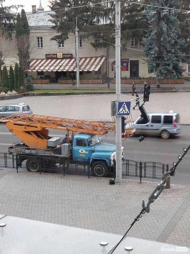 У центрі Луцька не працює світлофор. ФОТО. ДОПОВНЕНО