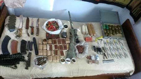 На Луганщині та Прикарпатті вилучили арсенали зброї