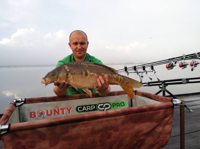 Як Вірастюк ловив рибу на волинському озері. ФОТО