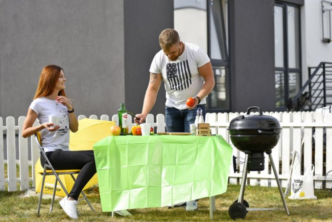 Осінні барбекю-посиденьки: луцький фотограф зазнімкував молоду пару на відпочинку в «Оріоні»*