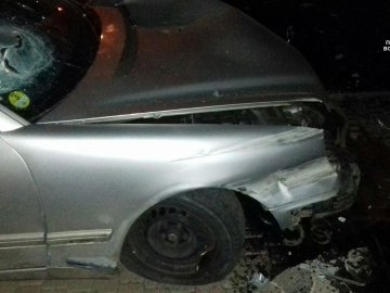 В'їхав у паркан: п'яний волинянин розтрощив свій автомобіль. ФОТО. ВІДЕО