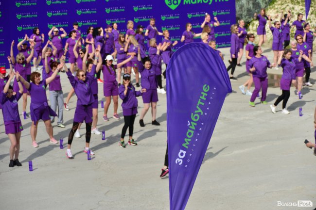 Найбільший в історії України Жіночий рух «За Майбутнє» зібрав десантниць на командно-тренувальні навчання