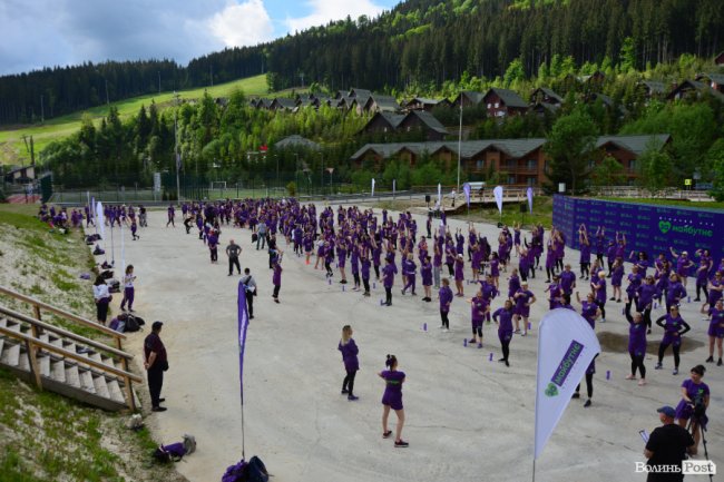 Найбільший в історії України Жіночий рух «За Майбутнє» зібрав десантниць на командно-тренувальні навчання