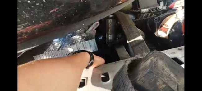 На волинській митниці в автомобілі знайшли тисячу пачок контрабандних цигарок. ФОТО