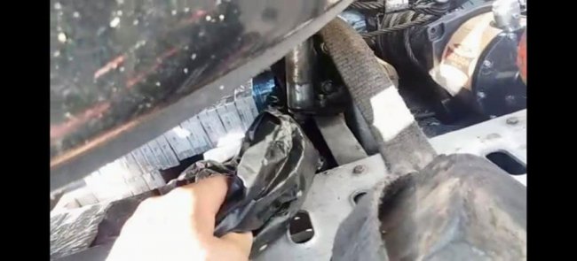 На волинській митниці в автомобілі знайшли тисячу пачок контрабандних цигарок. ФОТО