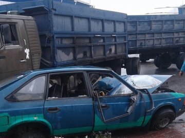 Найбільше постраждала внучка водія: деталі автотрощі із КамАЗом в Горохові