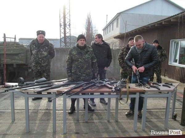 У Луцьку фірма замість новорічного корпоративу збирає гроші на АТО. ФОТО 