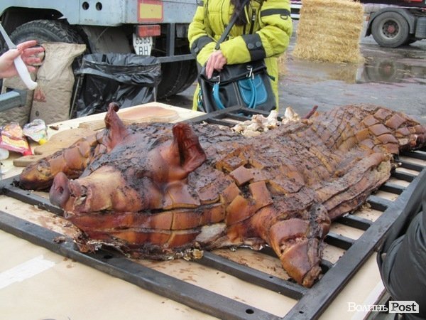 У Луцьку фірма замість новорічного корпоративу збирає гроші на АТО. ФОТО 