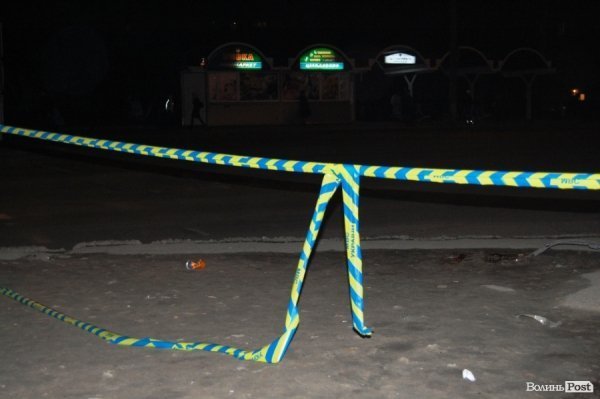 Ніж до горла: у Луцьку чоловік зі зброєю викрав таксі і влаштував аварію. ФОТО