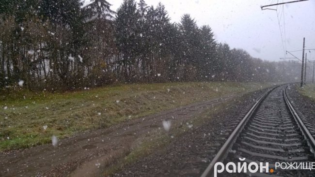 Мокрий і лапатий: на Волині - сніг. ФОТО