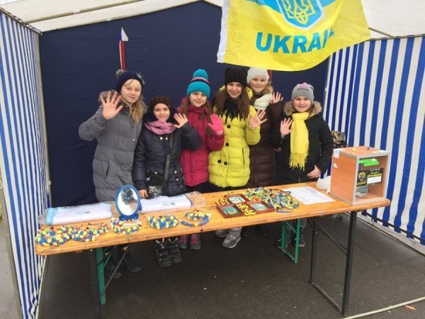 На Волині волонтери зібрали понад 54 тисячі для військових. ФОТО