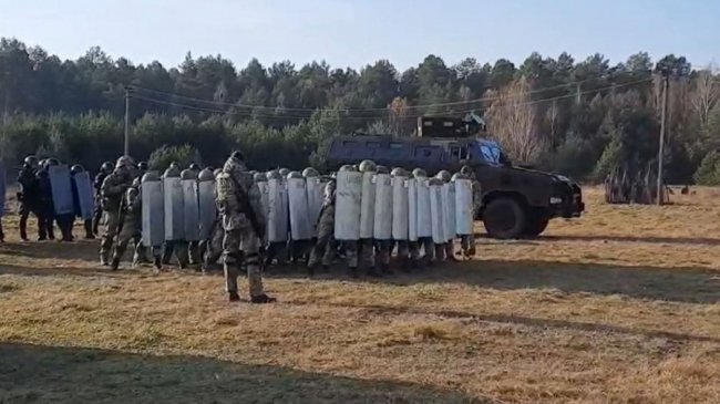 Через ситуацію з білоруськими мігрантами на волинському кордоні почалися військові навчання. ФОТО