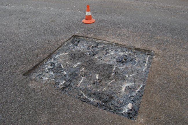 На Волині протестували нову технологію ремонту доріг. ФОТО