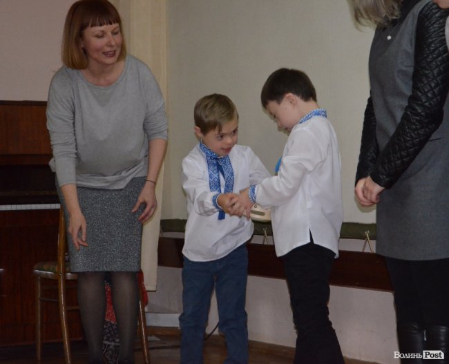 У Луцьку виступали «сонячні» люди. ФОТО