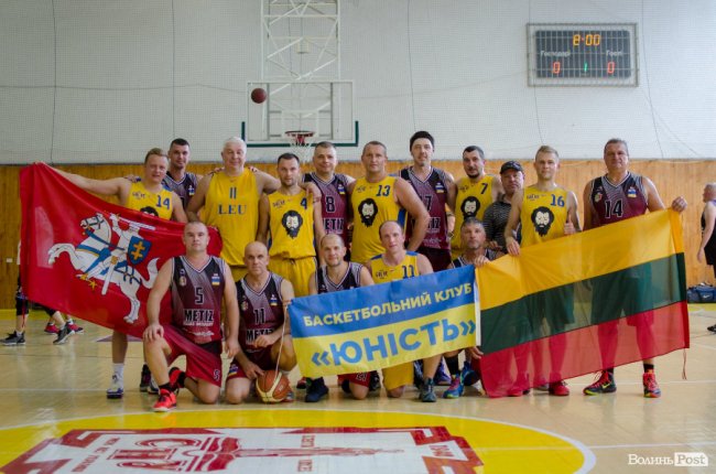 Луцькі баскетболісти-ветерани стали переможцями міжнародного турніру. ФОТО