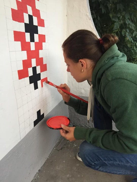 У Ківерцях зупинку «одягнули» у вишиванку. ФОТО