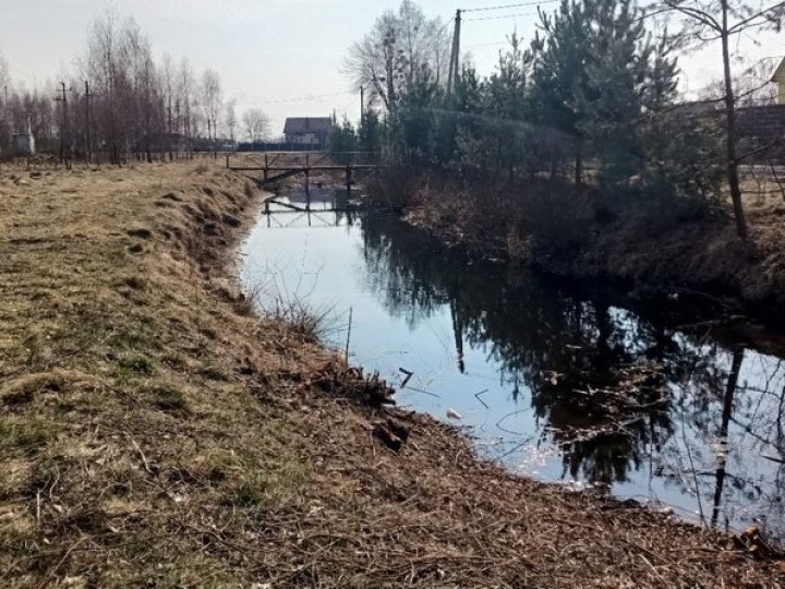 У селищі на Волині чистять канали, щоб уникнути підтоплення. ВІДЕО