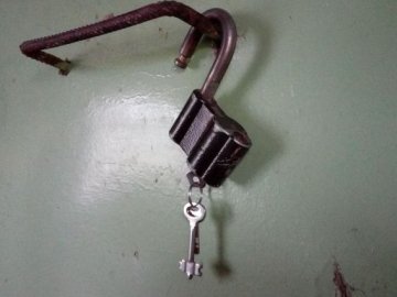 Зірвав замок, викрав гроші та продукти: у районі на Волині неповнолітній обікрав шкільну їдальню