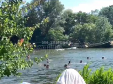 У Харкові обірвався міст з людьми. ВІДЕО