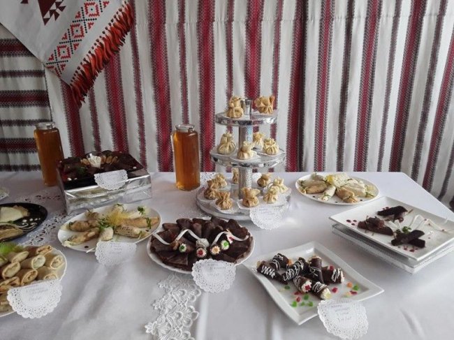 Свято живота: на Волині студенти насмажили млинців за рецептами різних країн світу. ФОТО