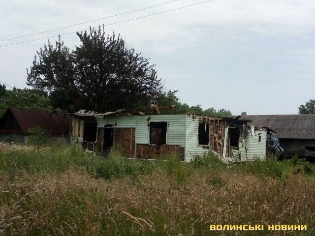 Хата згоріла вщент: багатодітна родина з Волині залишилася без житла. ФОТО