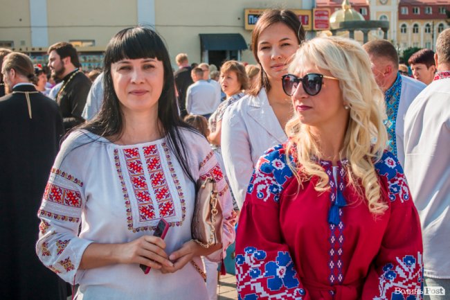 Луцьк у вишиванках. ФОТОРЕПОРТАЖ