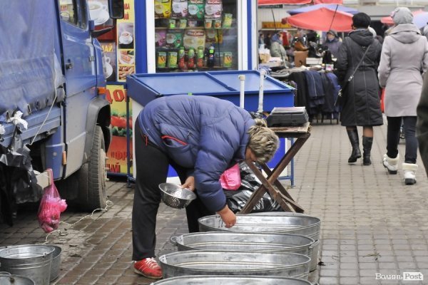 Завокзальний ринок. БУДНІ МІСТА