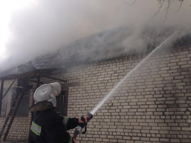 На Волині горів будинок, в якому ніхто не живе. ФОТО