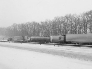 В Україні через снігопади перекрили низку трас