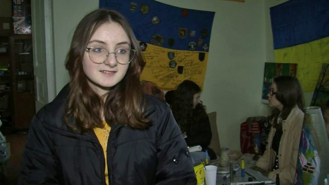 На Волині діти розмальовують гільзи та уламки ракет. ФОТО