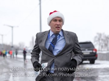 Віце-мера Луцька за біг у костюмі порівняли із Дональдом Трампом