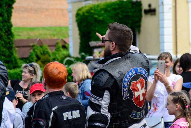 Леді на мотоциклах: у Луцьк приїхали байкерки з декількох країн. ФОТО