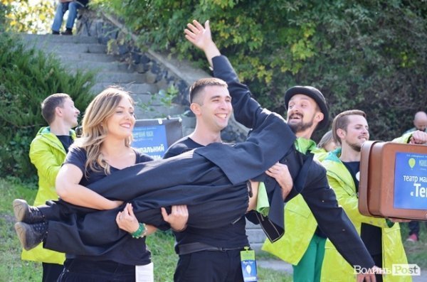 Відкриття театрального фестивалю «Мандрівний вішак - 2016» у Луцьку. ФОТО