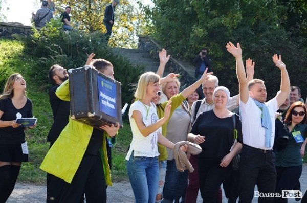 Відкриття театрального фестивалю «Мандрівний вішак - 2016» у Луцьку. ФОТО