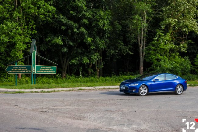У Луцьку відкривають сервіс з продажу електрокарів «Любе Авто». Тест-драйв Tesla*