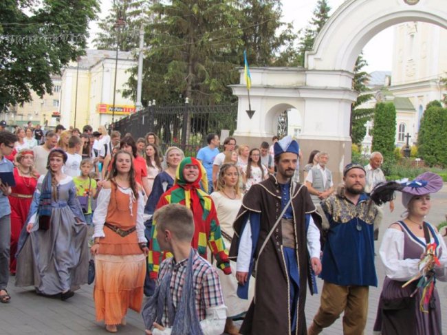 Луцьк «повернувся» в Середньовіччя. На «Князівський бенкет»