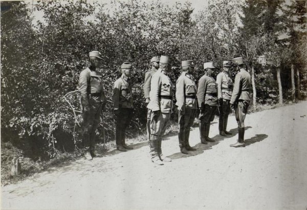 З'явилися унікальні фото останнього Імператора Габсбургів біля Луцька. ФОТО