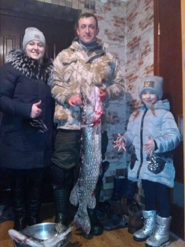 Волинянин впіймав величезну щуку. ФОТО