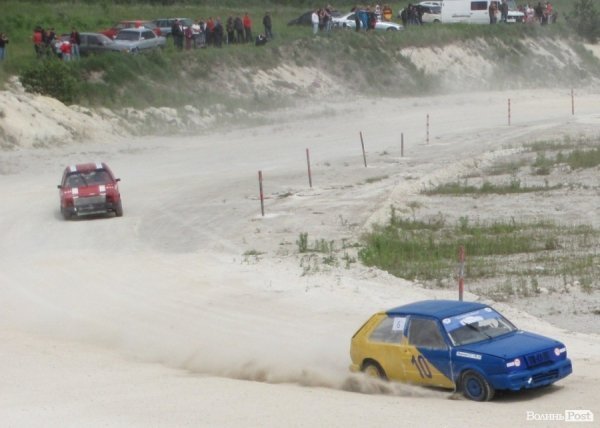 Під Луцьком змагалися автогонщики. ФОТО 