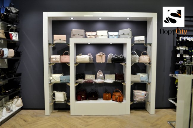 У «ПортCity» відкрили салон взуття «Respect»*