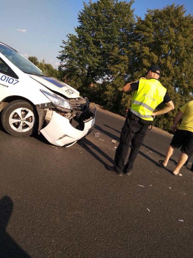 Під Луцьком патрульні потрапили в аварію. ФОТО